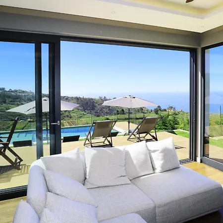 Beautiful Bella 3 Bedrooms Stunning Sea Views Rural Setting *