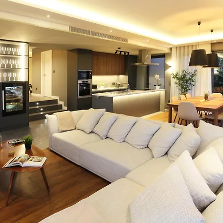 Beautiful Bella 3 Bedrooms Stunning Sea Views * 칼례타