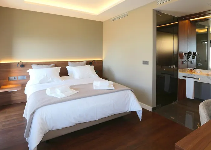 Beautiful Bella 3 Bedrooms Stunning Sea Views *