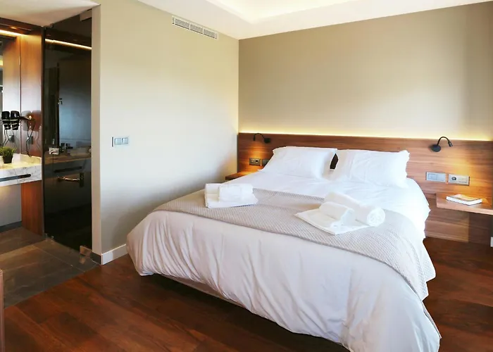 Beautiful Bella 3 Bedrooms Stunning Sea Views * Calheta (Madeira)