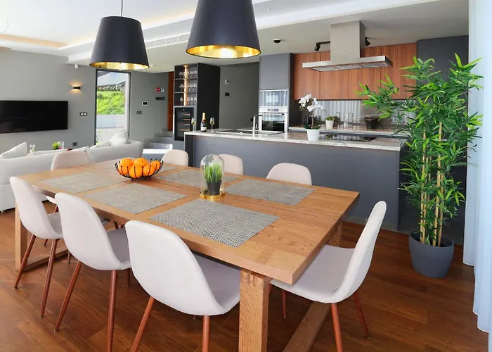 Villa Beautiful Bella 3 Bedrooms Stunning Sea Views *